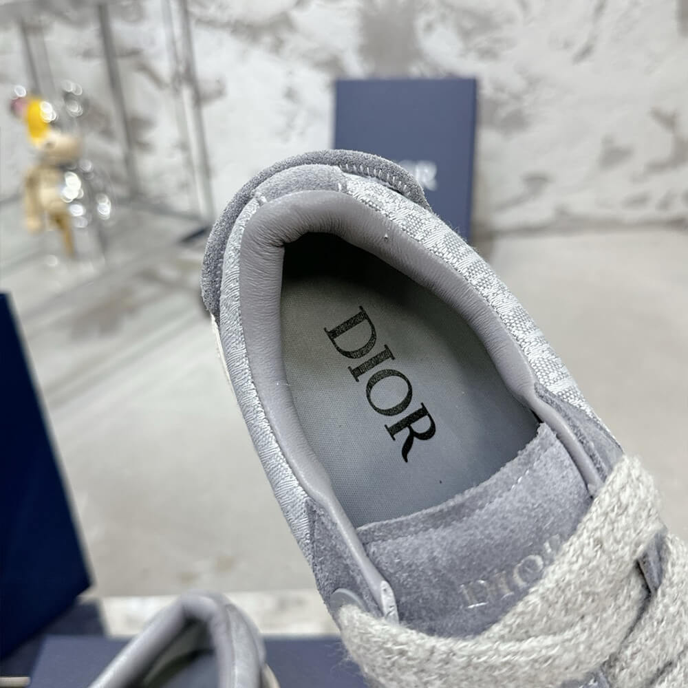 D10r B33 Sneaker