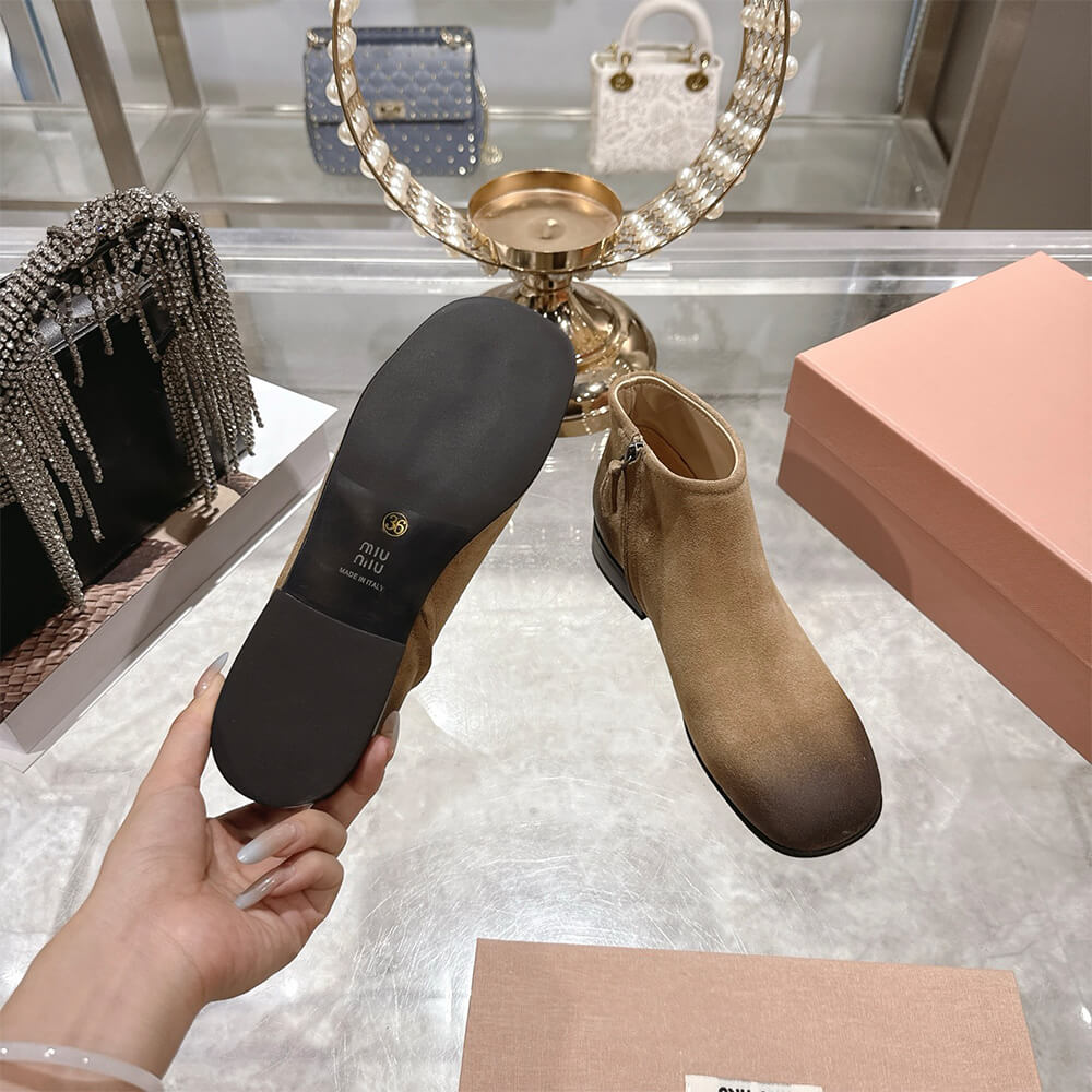 M1um1u Suede booties