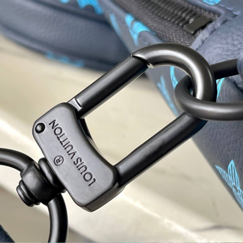 L0vis Vvtt0n Duo Slingbag