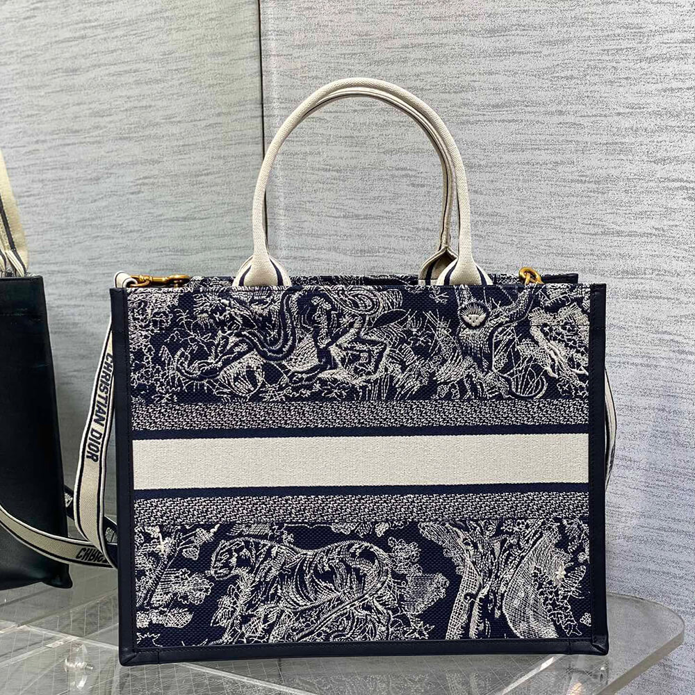 Medium D10r Book Tote