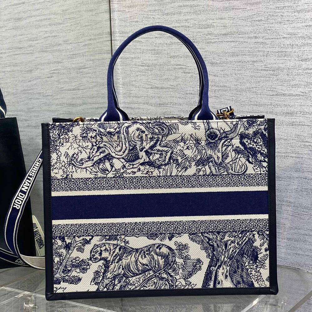 Medium D10r Book Tote