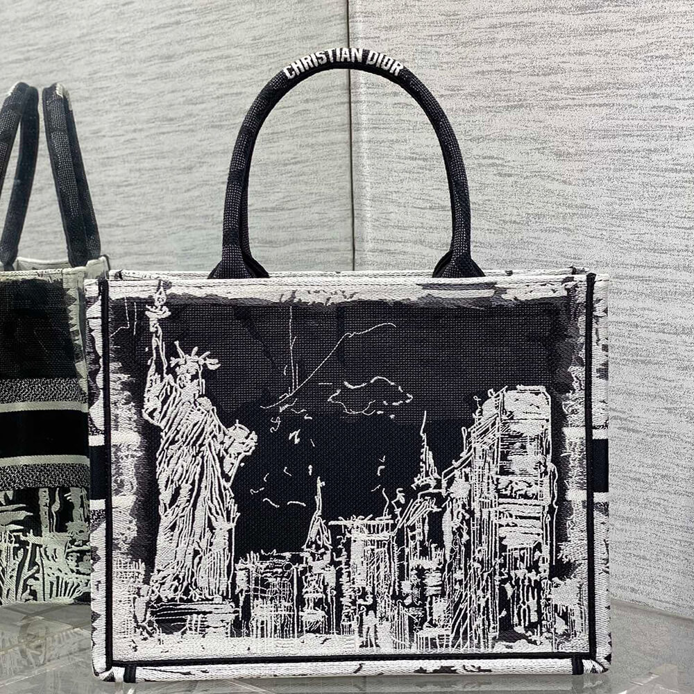 Medium D10r Book Tote