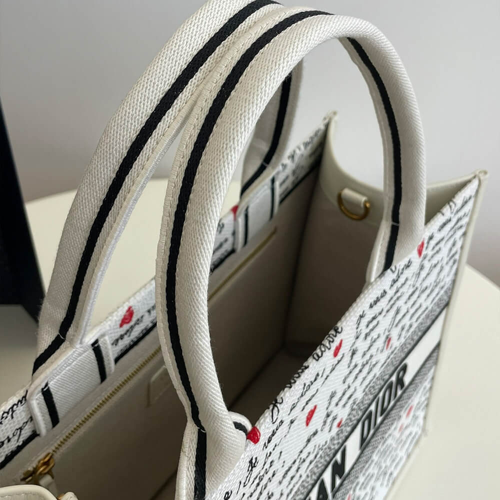 D10ramour Medium D10r Book Tote