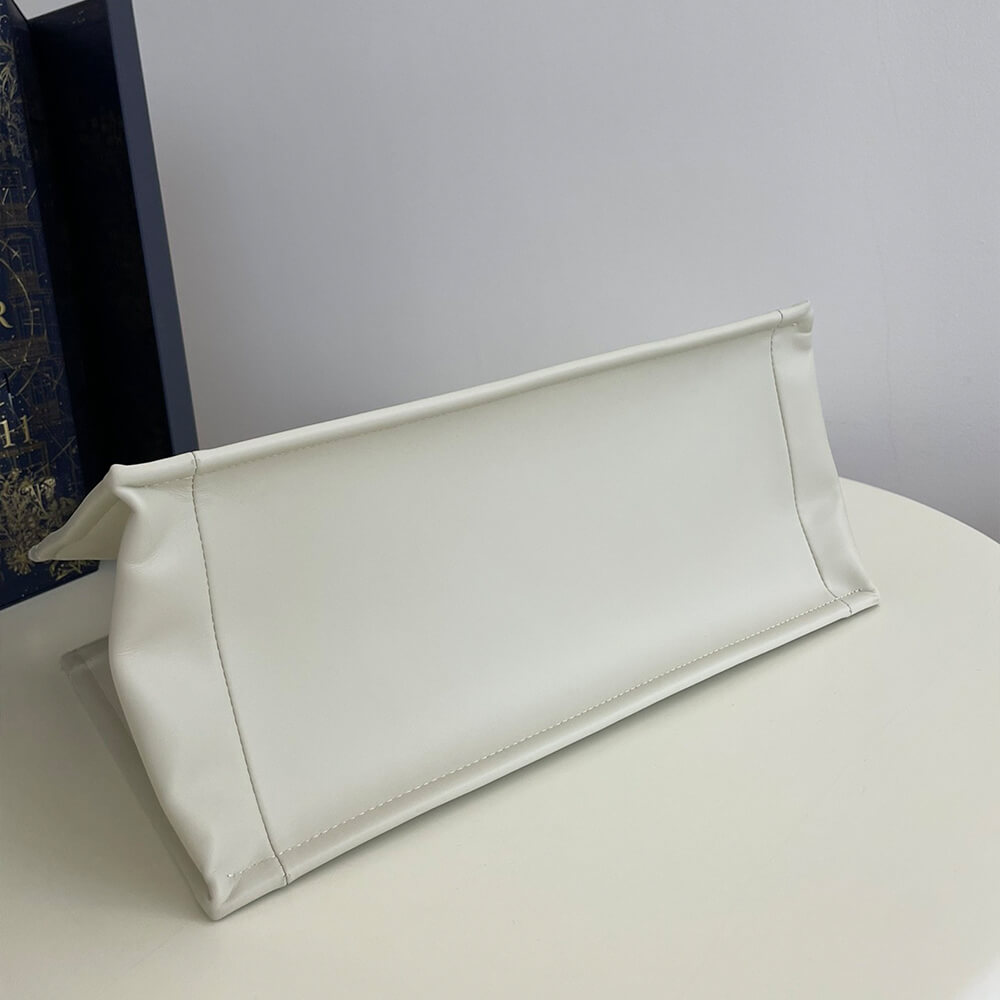 D10ramour Medium D10r Book Tote