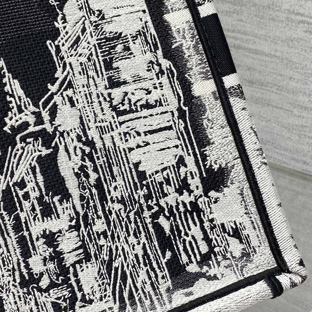 Medium D10r Book Tote