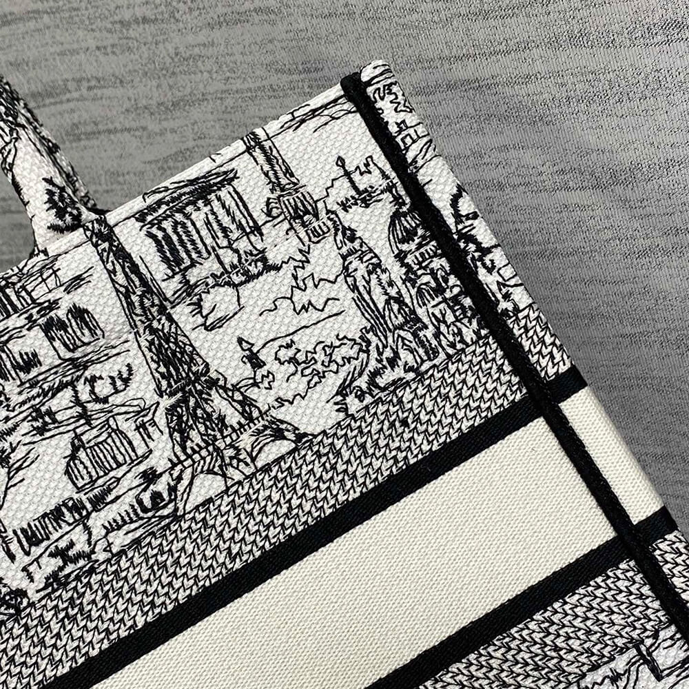 Medium D10r Book Tote