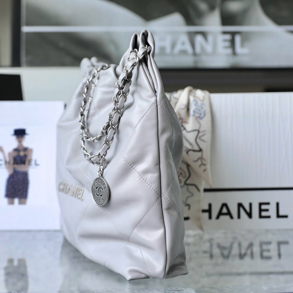 Ch**el 22 HANDBAG(high-end grade)