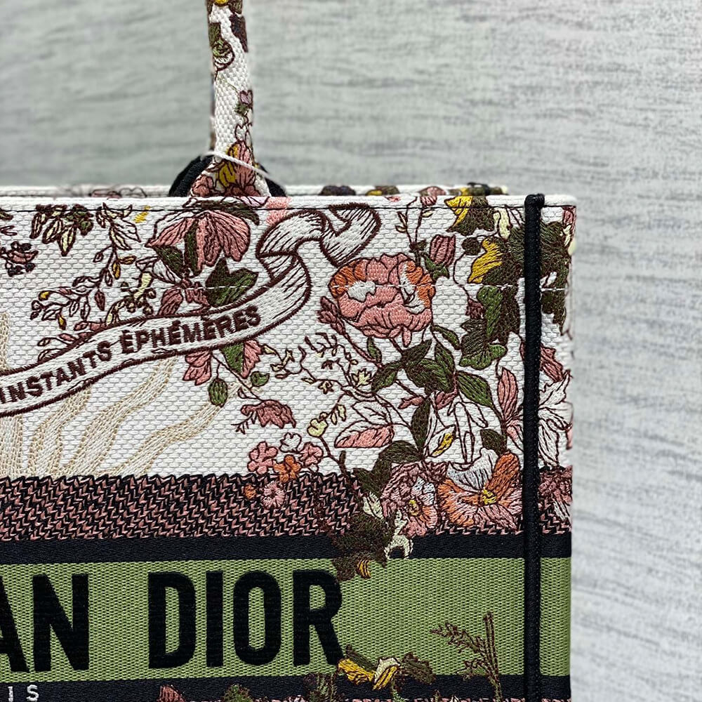 Medium D10r Book Tote