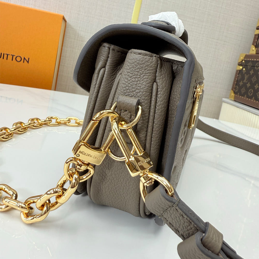 LV Pochette Metis East West