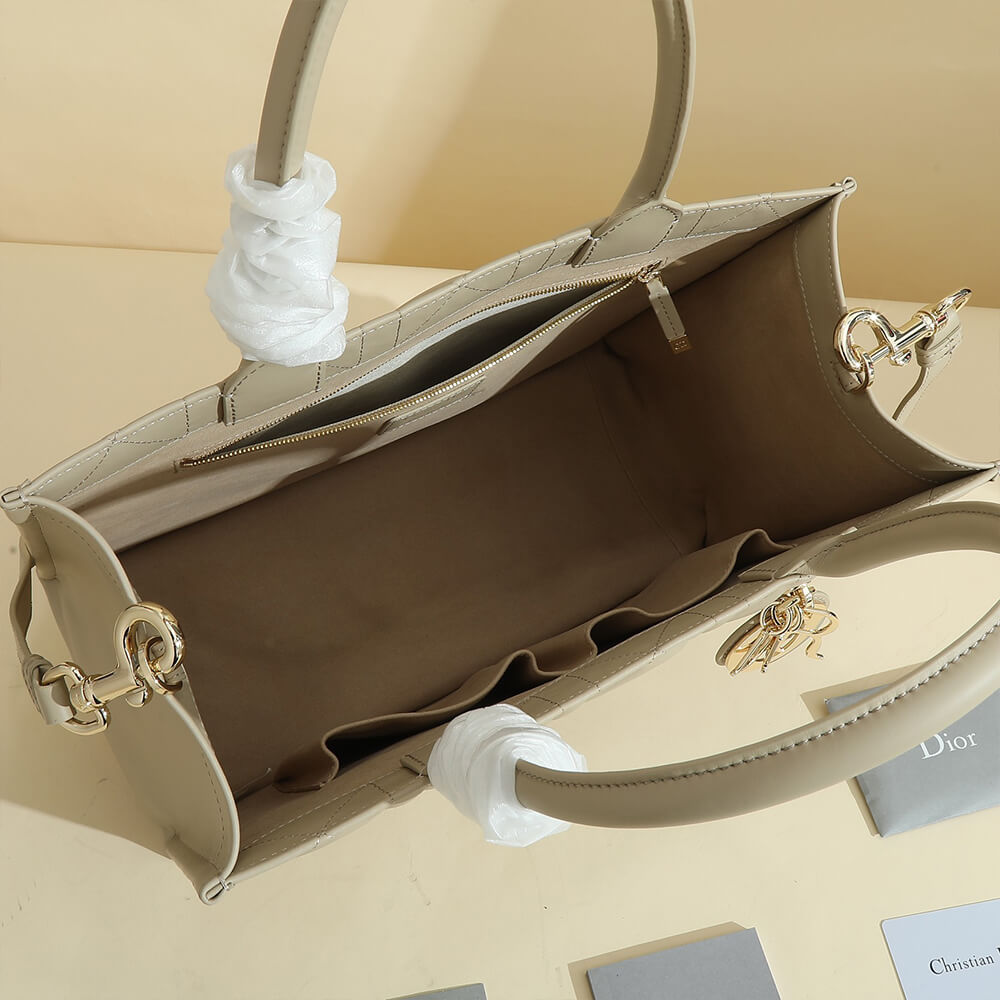 D10r Medium D10r Book Tote(High-End Grade)
